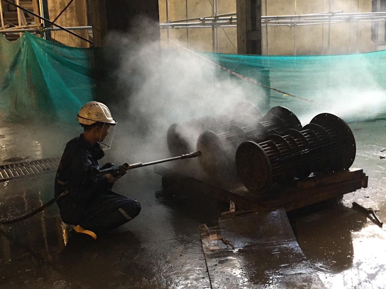 Vệ sinh thiết bị trao đổi nhiệt turbine hơi