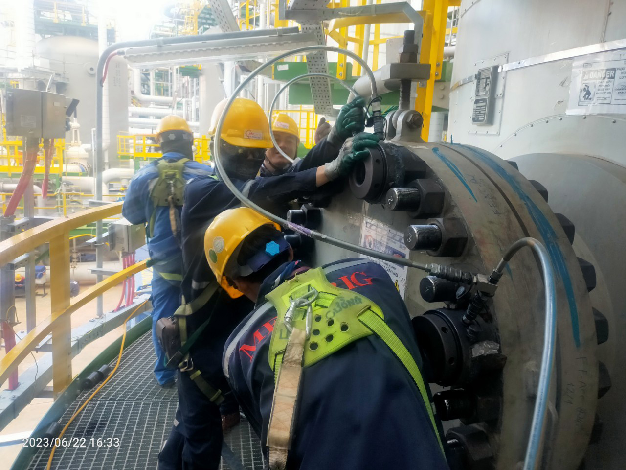 Cung cấp dịch vụ siết bu lông mặt bích